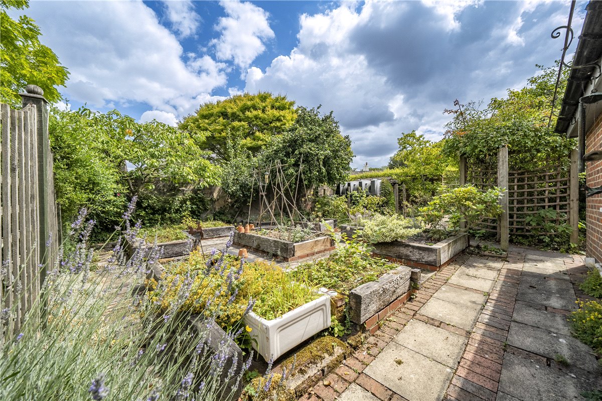 5 bedroom House, Kings Somborne, Stockbridge, SO20 - Sold, Image 3