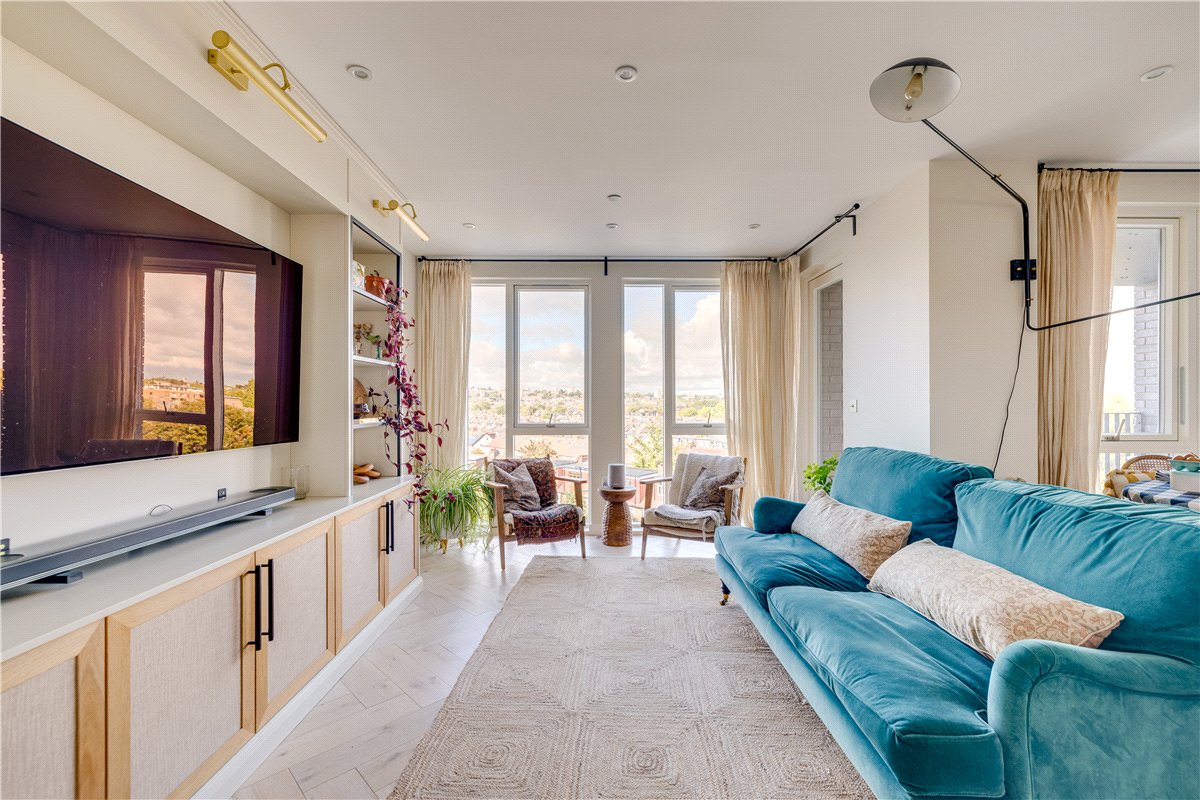 3 bedroom Flat, Ravensbury Terrace, London, SW18 - Available, Image 13