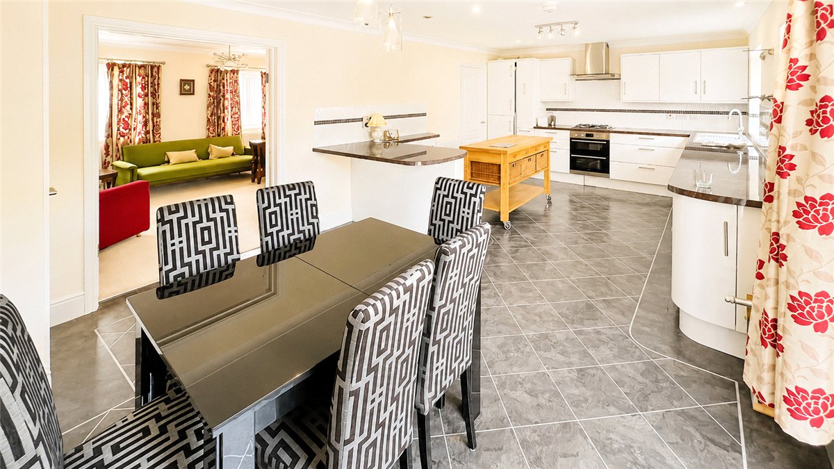 4 bedroom Bungalow, High Street, Longstanton, CB24 - Available, Image 5