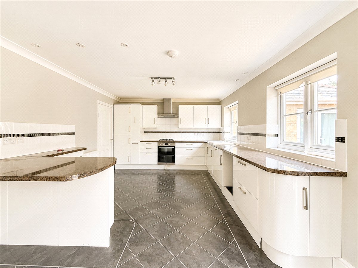 4 bedroom Bungalow, High Street, Longstanton, CB24 - Available, Image 5