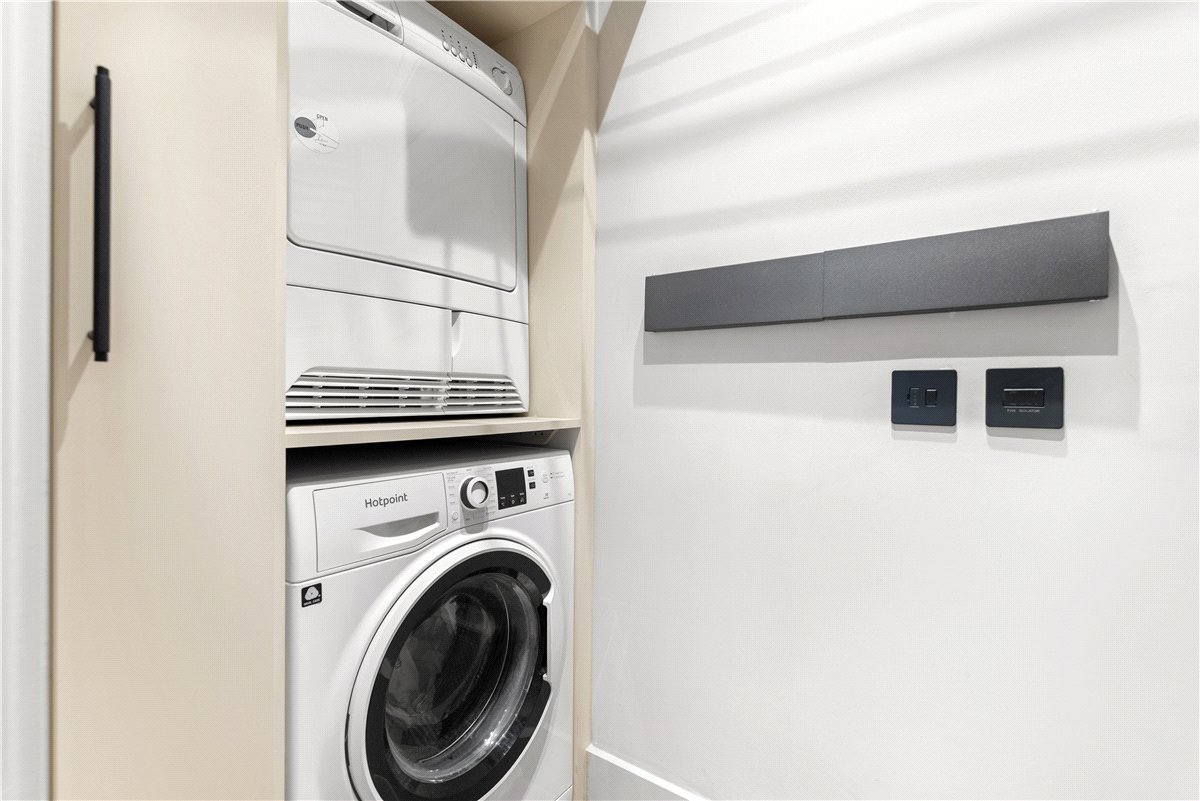 2 bedroom Flat, Portland Place, Marylebone, W1B - Available, Image 5