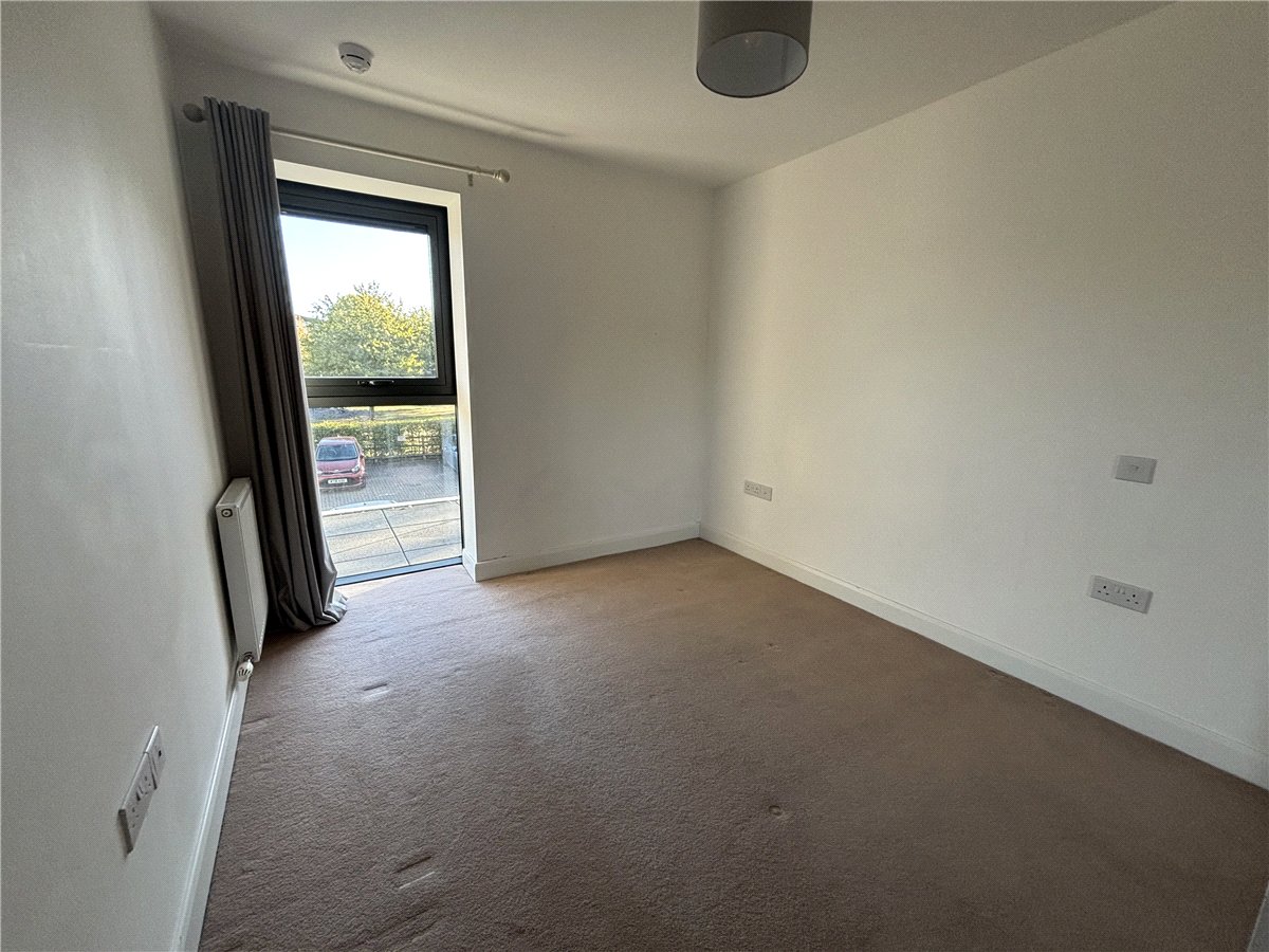 2 bedroom Flat, Racecourse Road, Newbury, RG14 - Let Agreed, Image 6