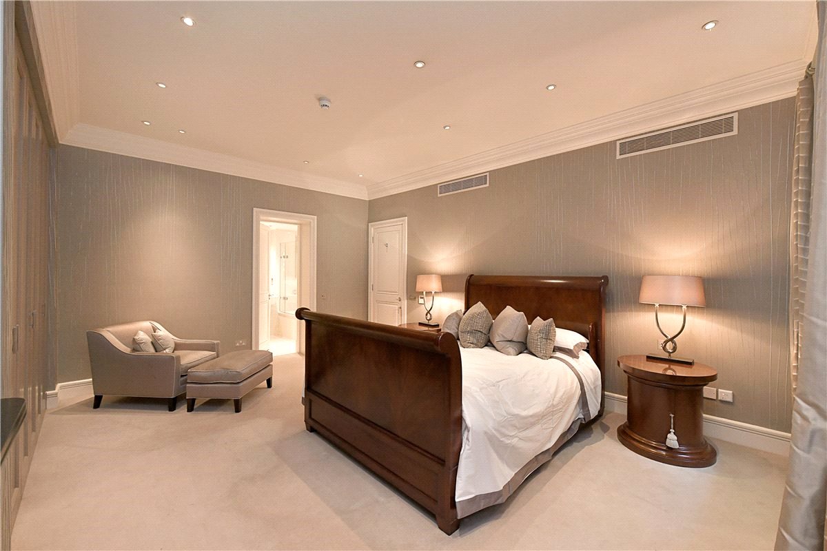 4 bedroom Flat, Upper Grosvenor Street, Mayfair, W1K - Available, Image 22