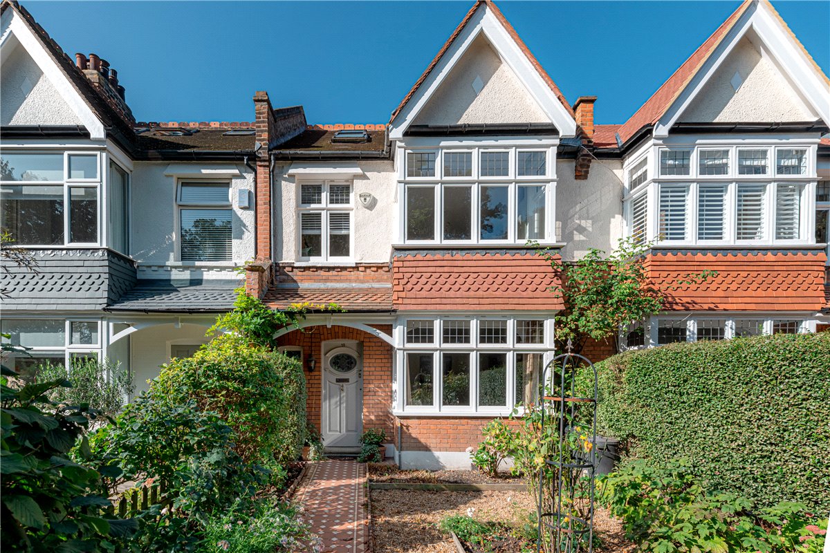 4 bedroom House, Sandgate Lane, London, SW18 - 