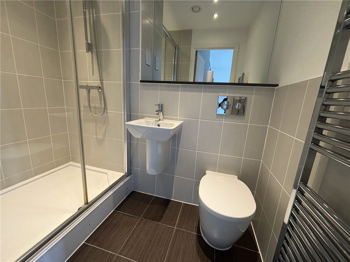 2 bedroom Flat, Racecourse Road, Newbury, RG14 - Let Agreed, Image 7