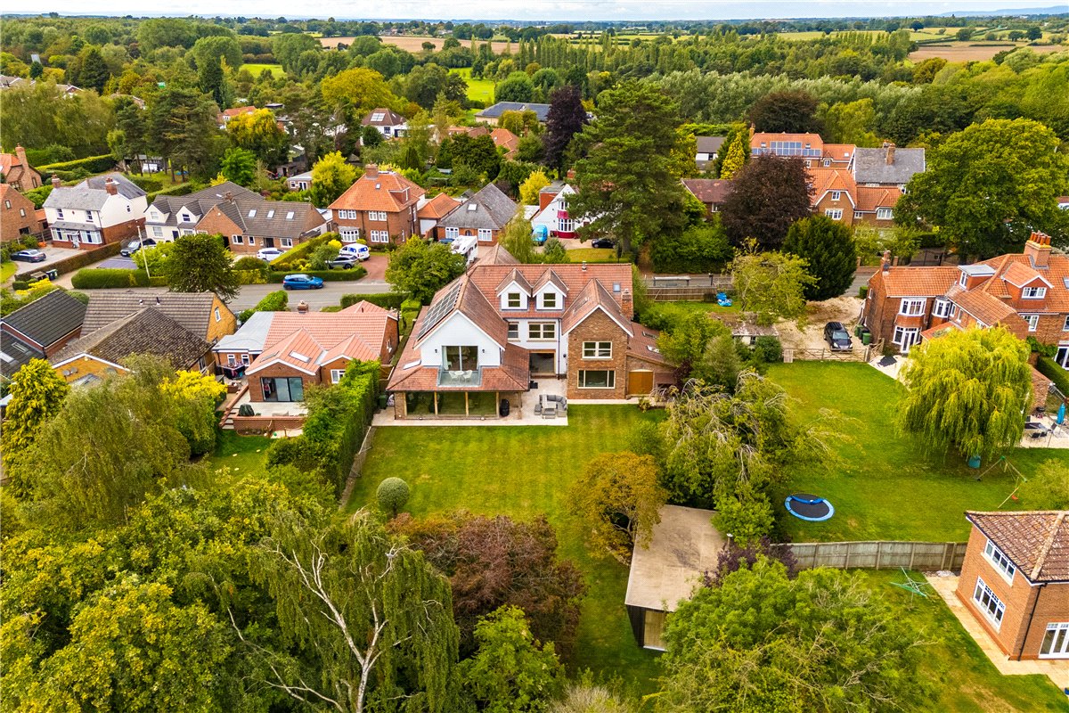 6 bedroom House, Top Lane, Copmanthorpe, YO23 - Available, Image 2