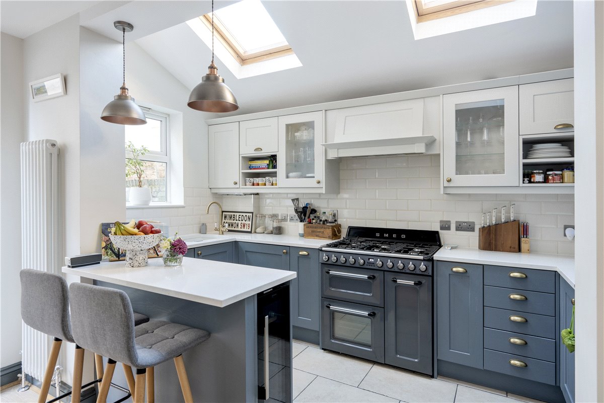 2 bedroom Flat, Foxmore Street, London, SW11 - Sold, Image 2
