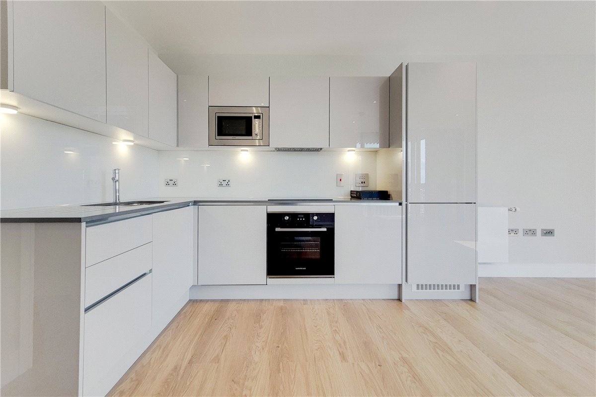1 bedroom Flat, Greyhound Parade, Wimbledon Grounds, London, SW17 - 