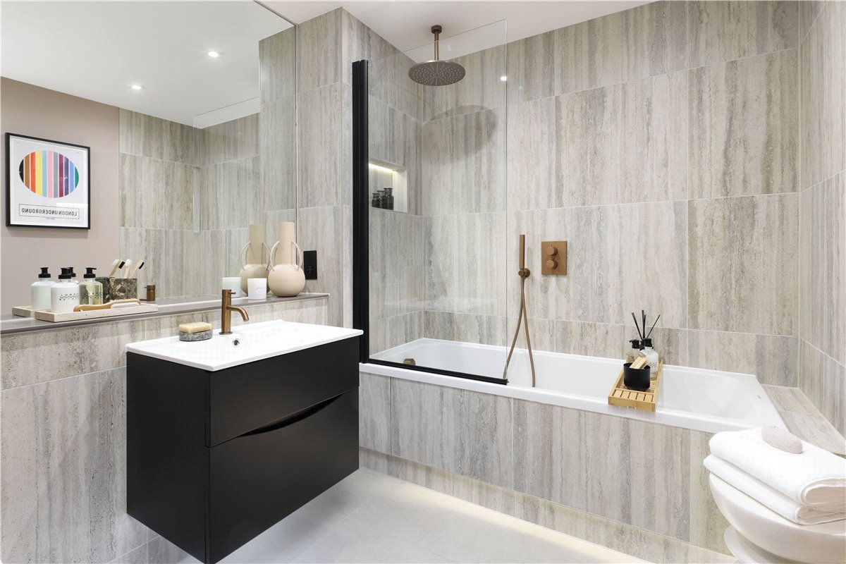 1 bedroom Flat, London Square Wandsworth Common, Springfield Drive, SW17 - Available, Image 4