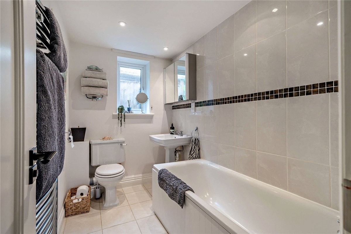 2 bedroom Bungalow, Ridgeway Close, Hermitage, RG18 - Sold, Image 19