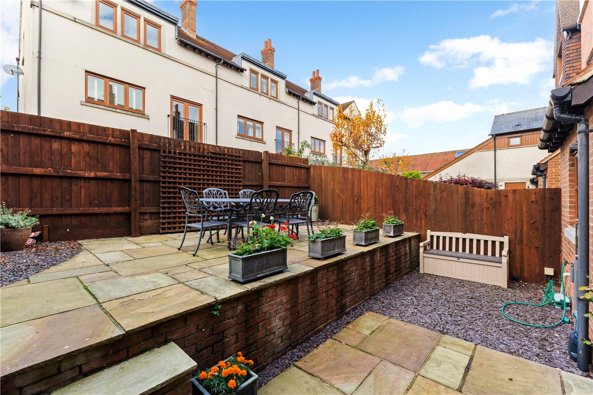 4 bedroom House, Cromwell Court, Marlborough, SN8 - Sold STC, Image 3