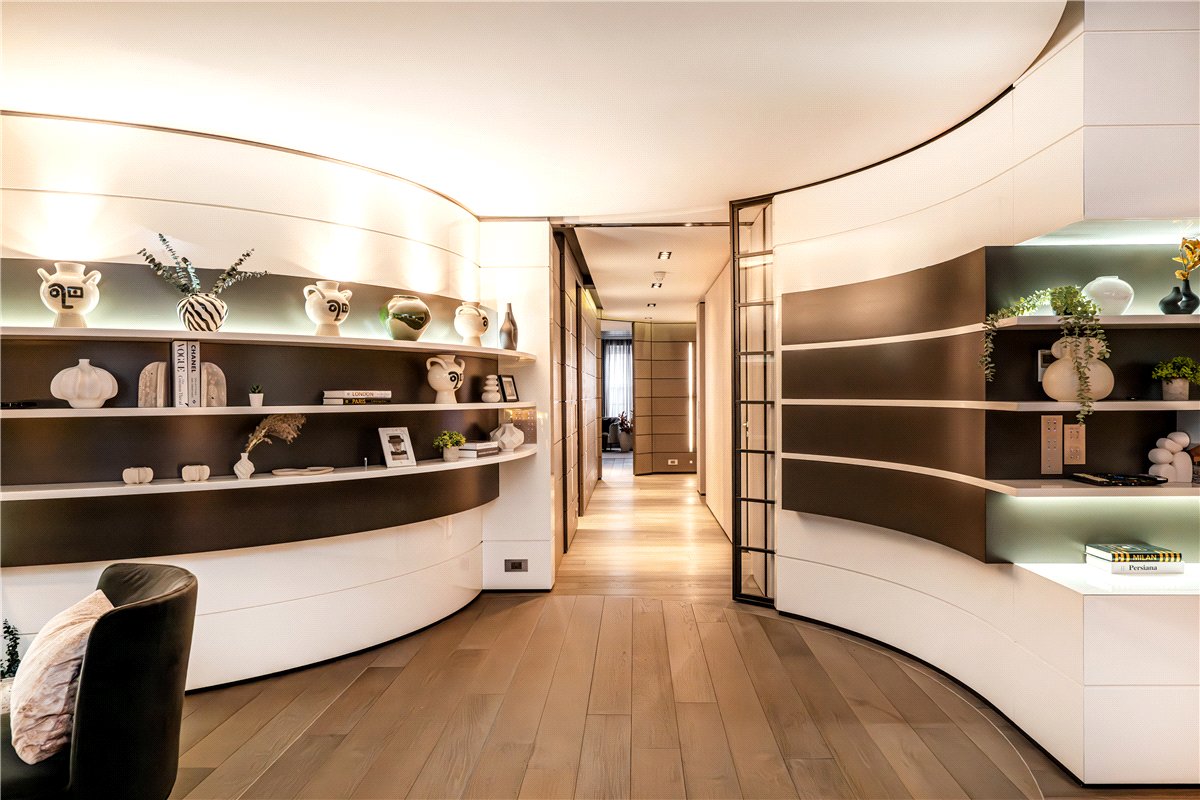 4 bedroom Flat, North Row, Mayfair, W1K - Available