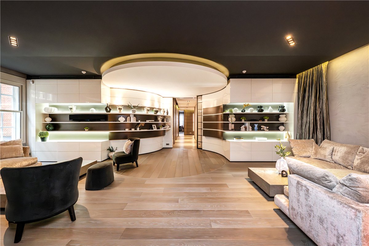 4 bedroom Flat, North Row, Mayfair, W1K - Available