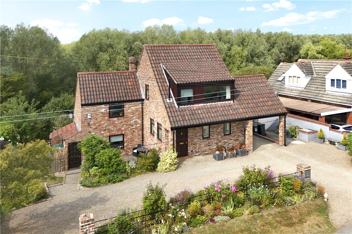 3 bedroom House, Marsh Lane, Bolton Percy, YO23 - Available