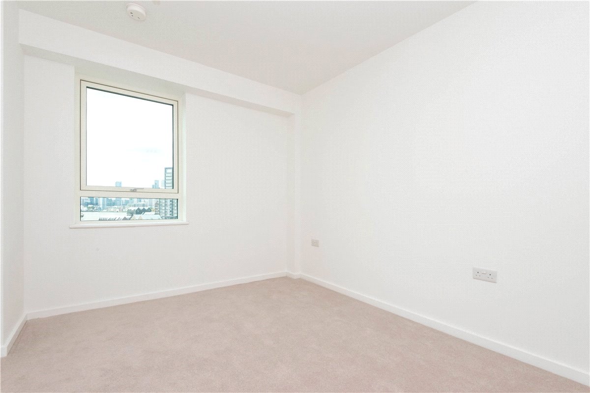 2 bedroom Flat, Heartwell Avenue, London, E16 - Let Agreed, Image 15