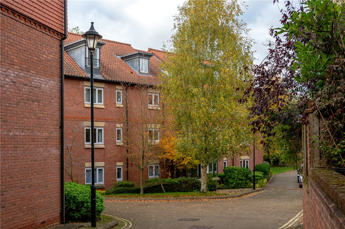 3 bedroom Flat, The Avenue, York, YO30 - Available, Image 11