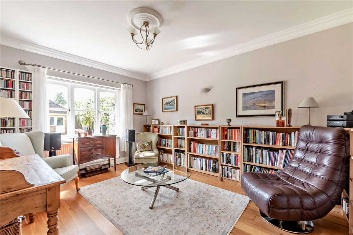 5 bedroom House, Oak Close, Baughurst, RG26 - Available, Image 11