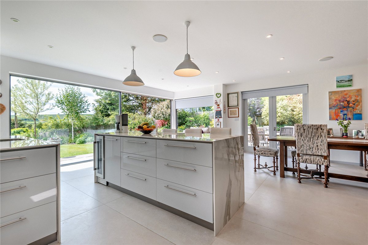 3 bedroom House, Fox's Lane, Kingsclere, RG20 - Available, Image 1