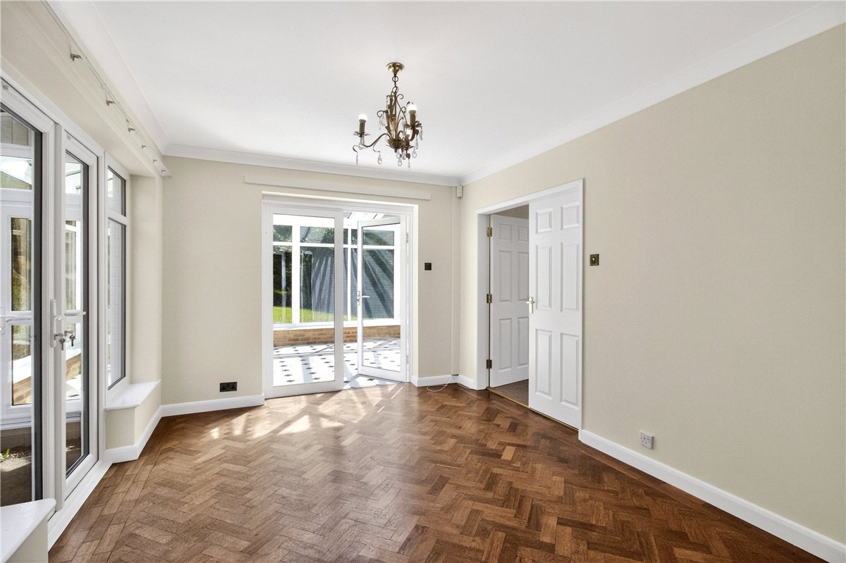 4 bedroom House, Whitmore Heath, Newcastle, ST5 - Available, Image 2