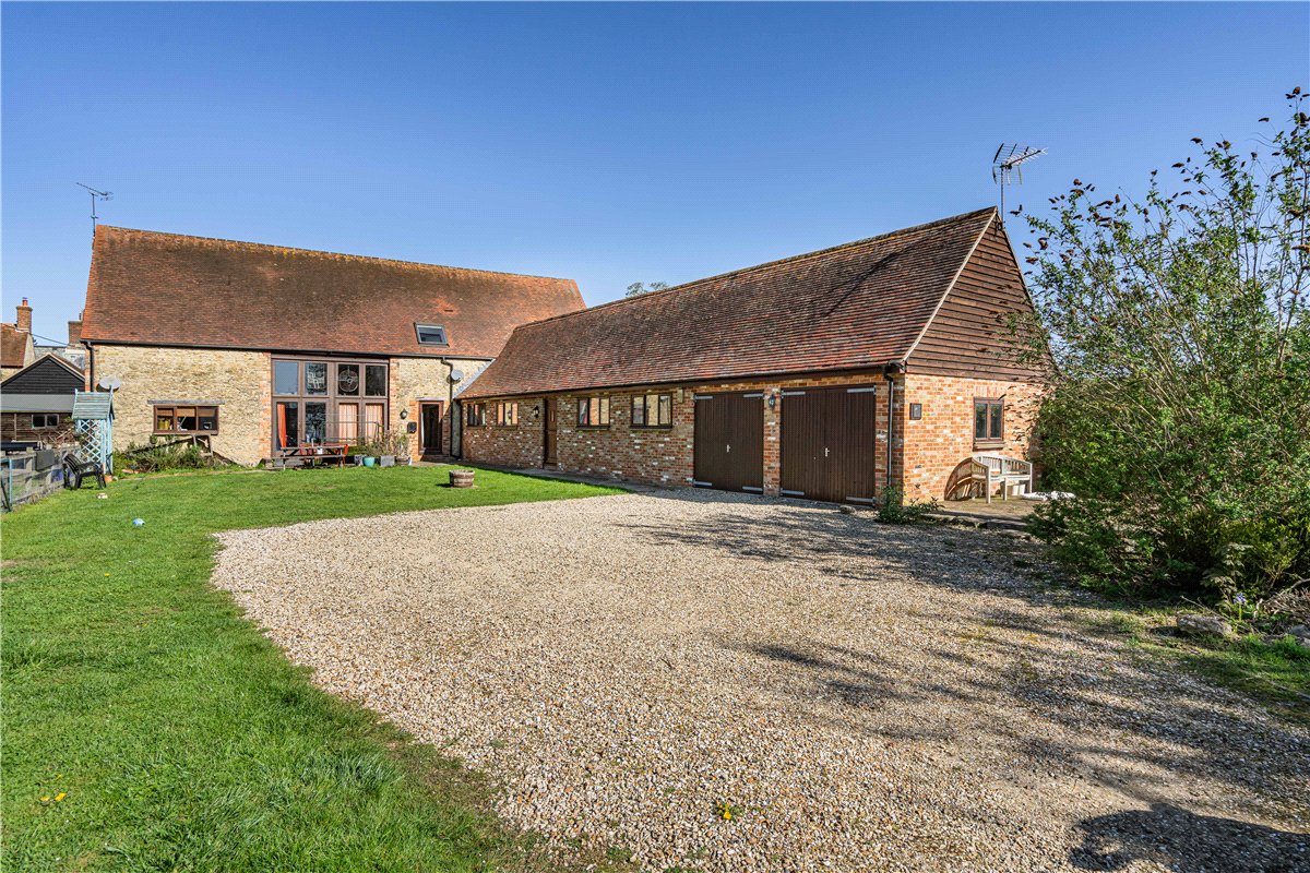 3 bedroom House, Lower Farm, Denton, OX44 - Let Agreed