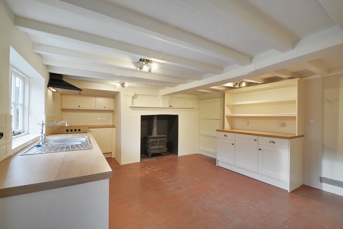 3 bedroom House, Stoke, Andover, SP11 - Available, Image 9