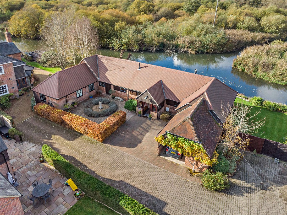 3 bedroom House, Crookham Hill, Thatcham, RG19 - Available, Image 9