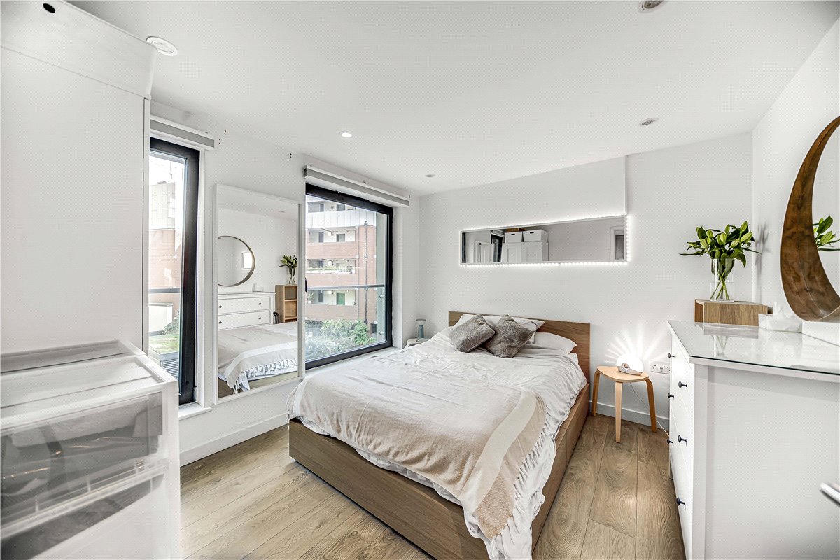 2 bedroom Flat, Greenwell Street, Marylebone, W1W - Available, Image 6