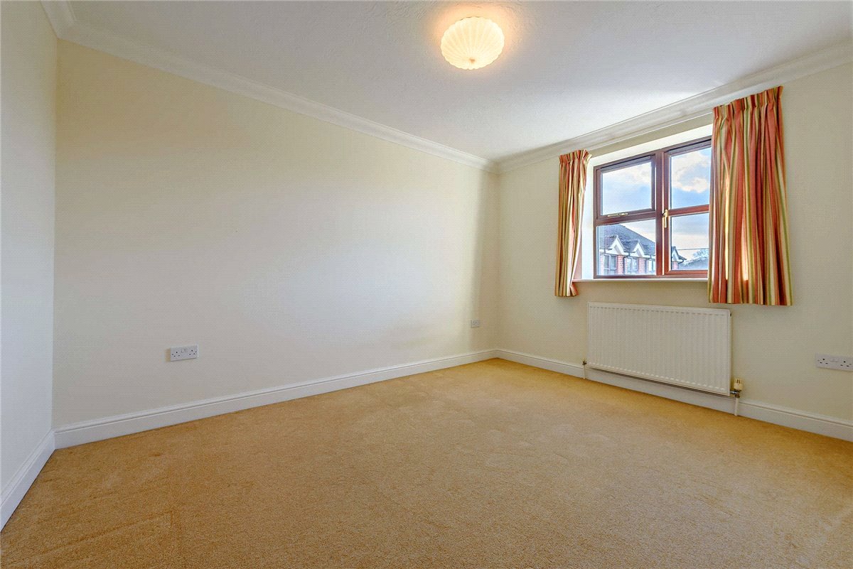 3 bedroom House, Hedge Row, Gore End Road, RG20 - Available, Image 10