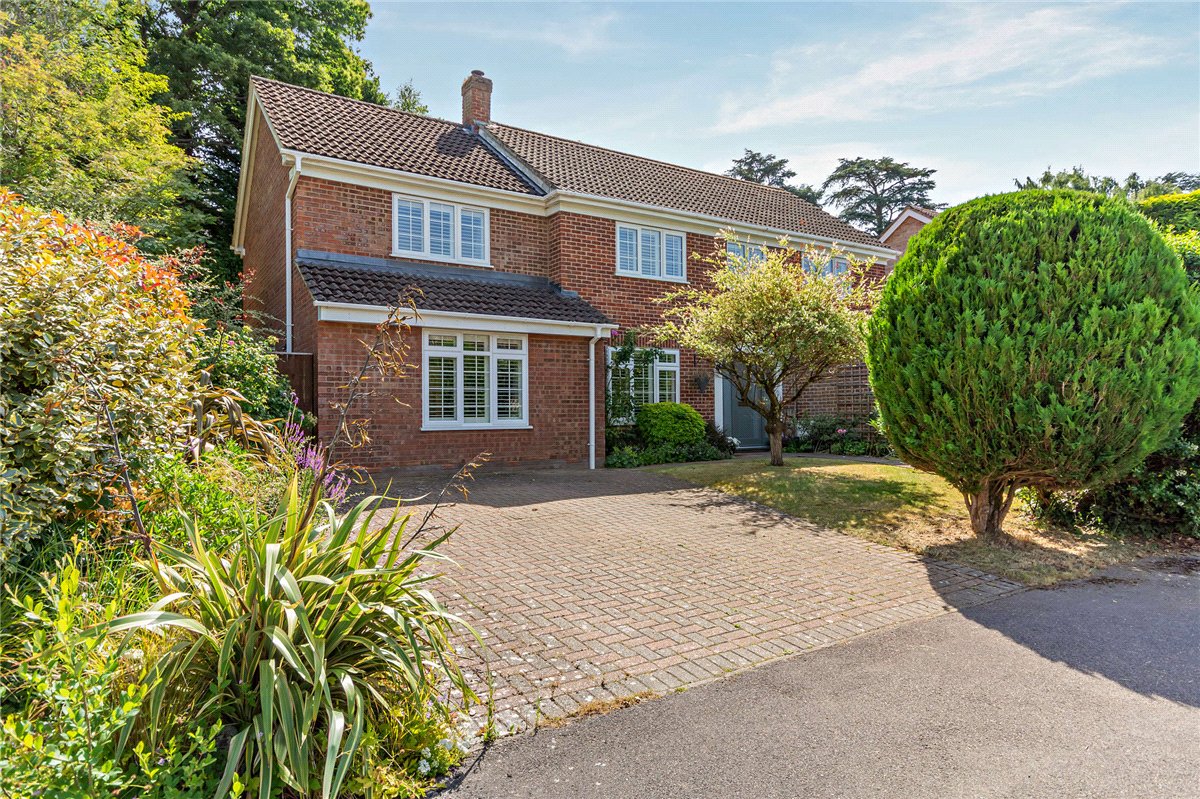 4 bedroom House, Normay Rise, Newbury, RG14 - Available