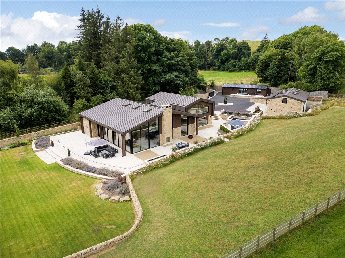 6 bedroom House, Coniston Cold, Between Skipton and Settle, BD23 - Available