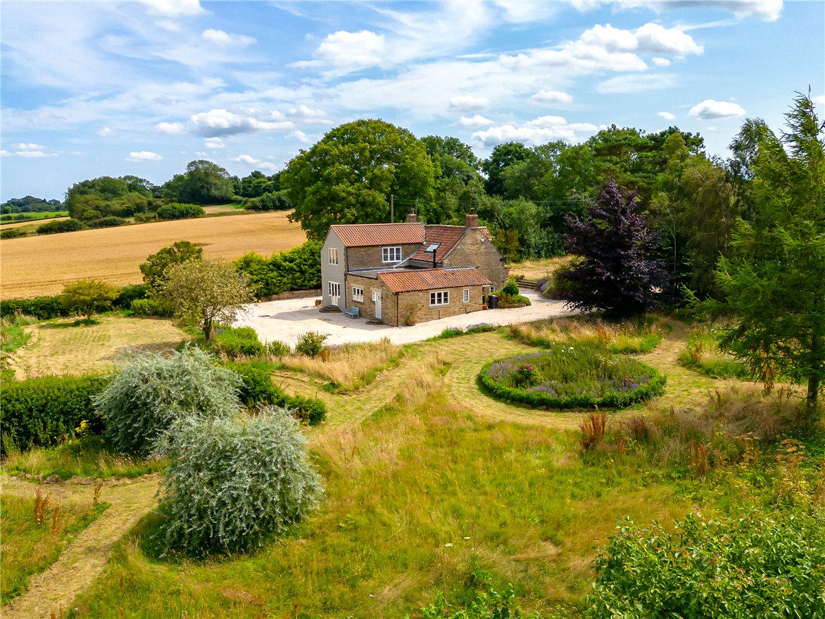 4 bedroom Cottage, Terrington, York, YO60 - Available