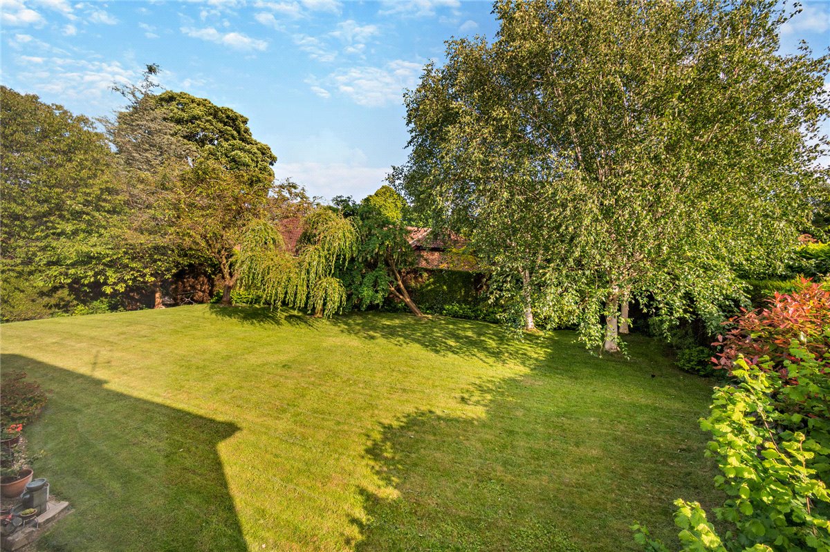 3 bedroom Flat, St James Court, 29A Wheatlands Road East, HG2 - Sold, Image 2