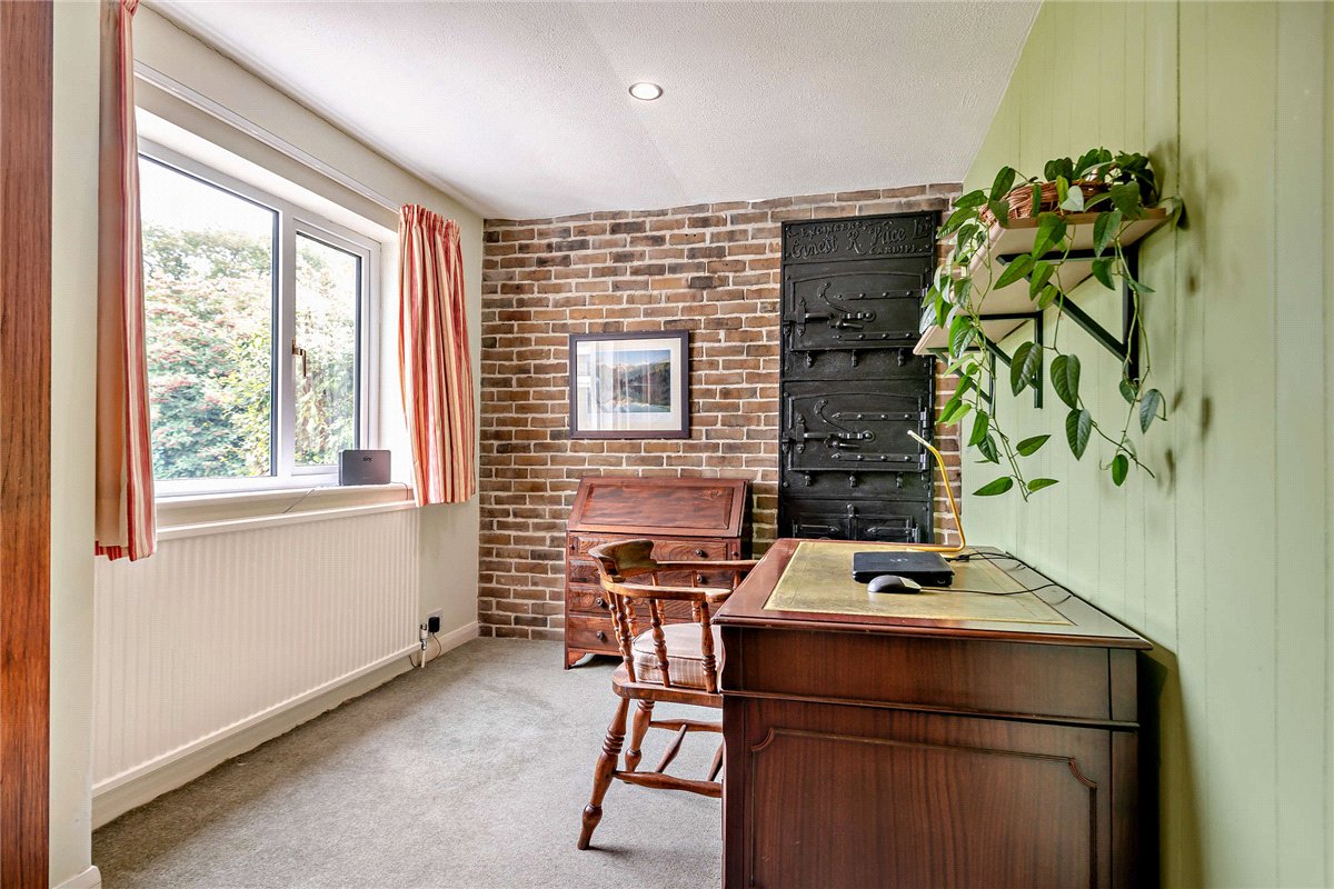 5 bedroom Bungalow, Long Grove, Upper Bucklebury, RG7 - Available, Image 10