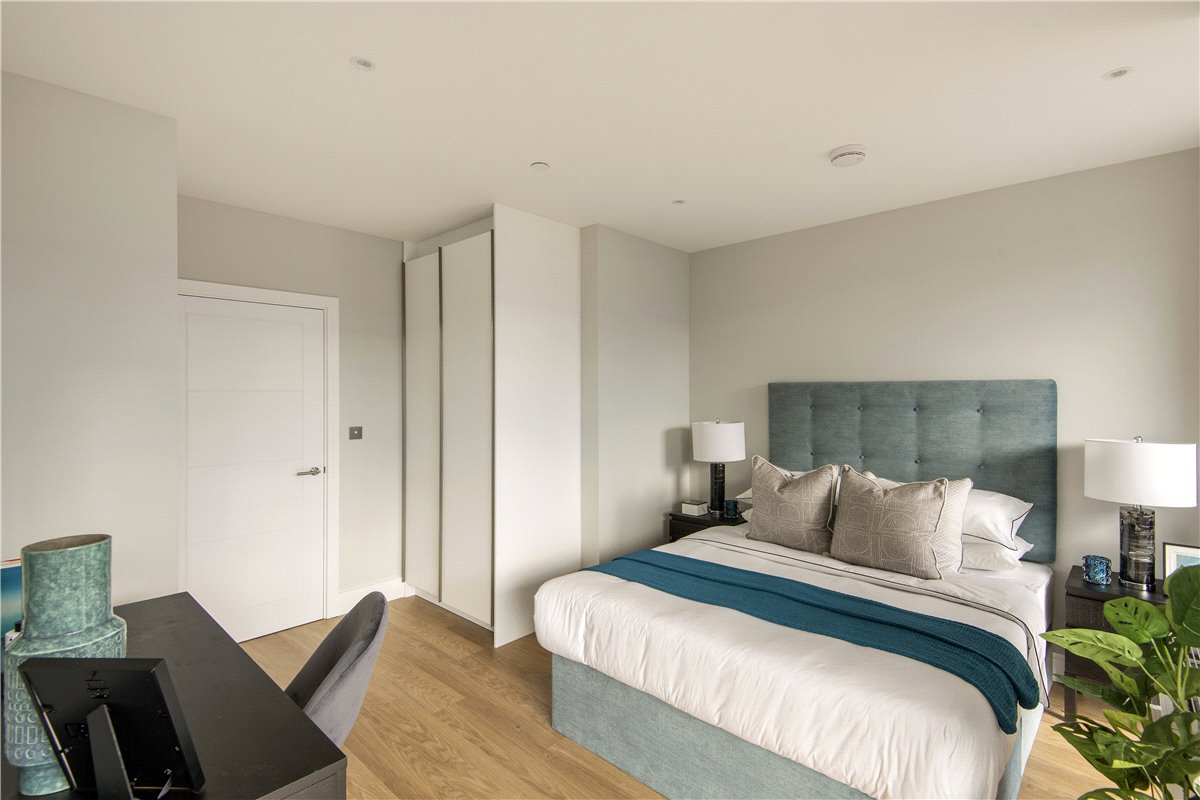 3 bedroom Maisonette, Greyhound Parade, Wimbledon Grounds, London, SW17 - Available, Image 1