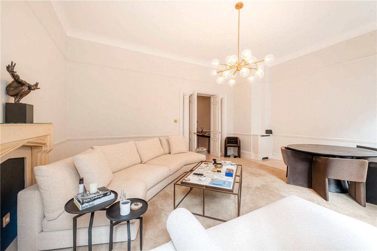 1 bedroom Flat, Upper Brook Street, Mayfair, W1K - Available, Image 9