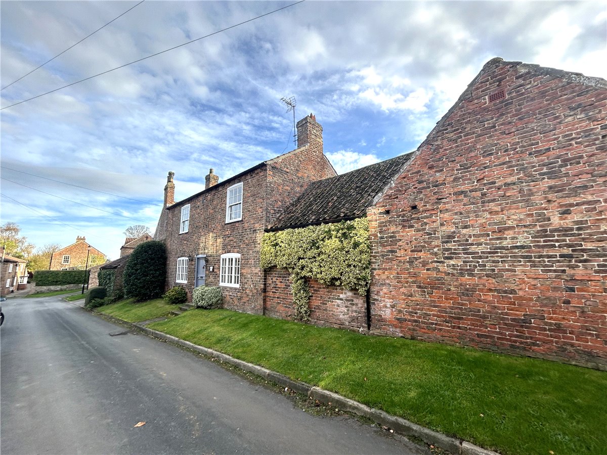 3 bedroom House, Hill Top House, Back Street, YO51 - 
