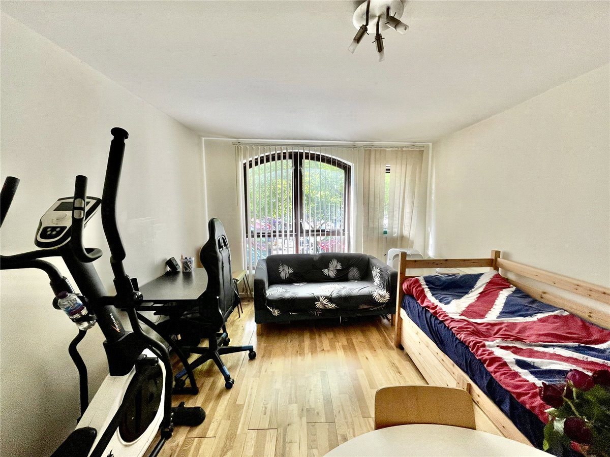 1 bedroom Flat, The Chilterns, Gloucester Green, OX1 - , Image 4