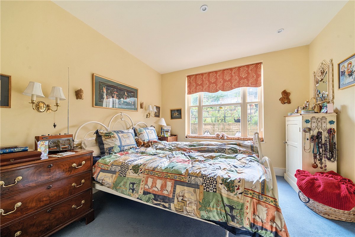 2 bedroom Maisonette, St. James's Square, Bath, BA1 - Available, Image 9