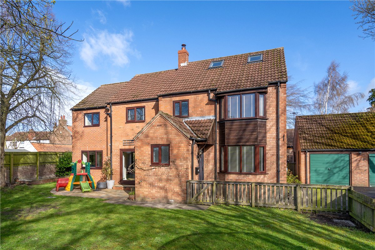 5 bedroom House, Back Lane, Riccall, YO19 - Available