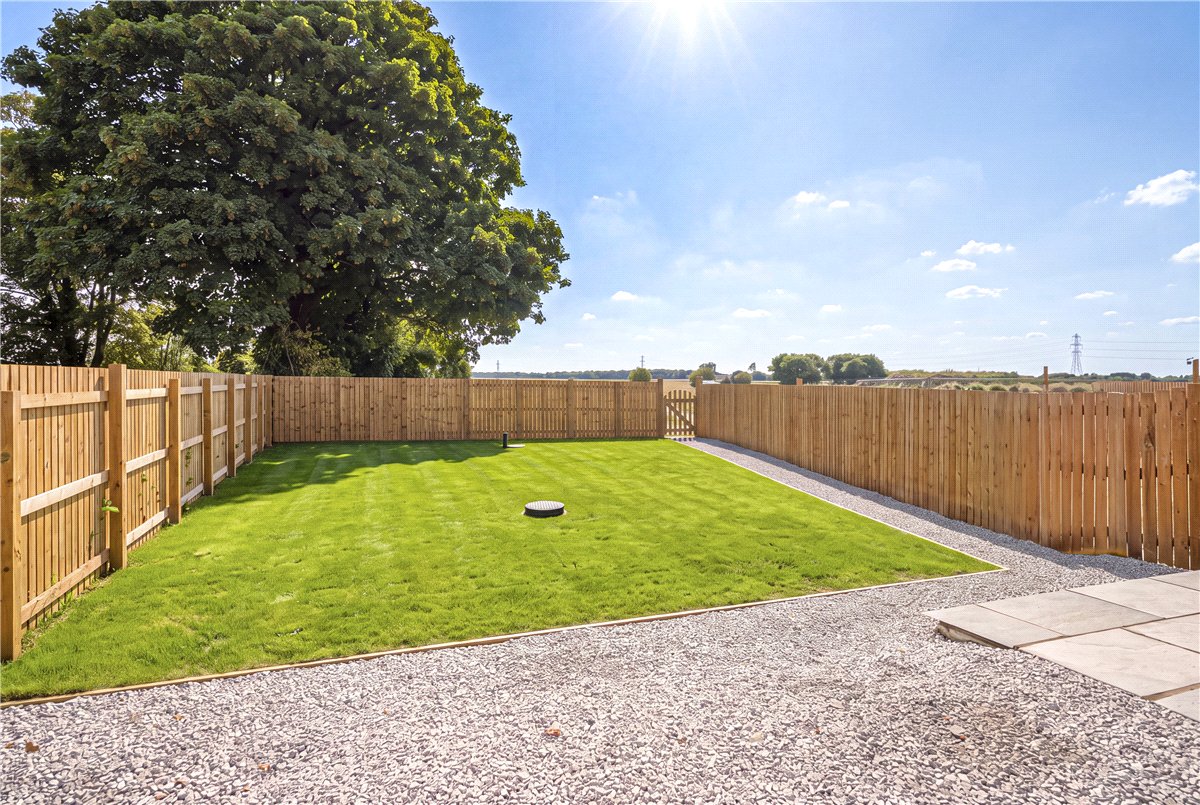 4 bedroom Cottage, Camela Lane, Camblesforth, YO8 - Available, Image 11
