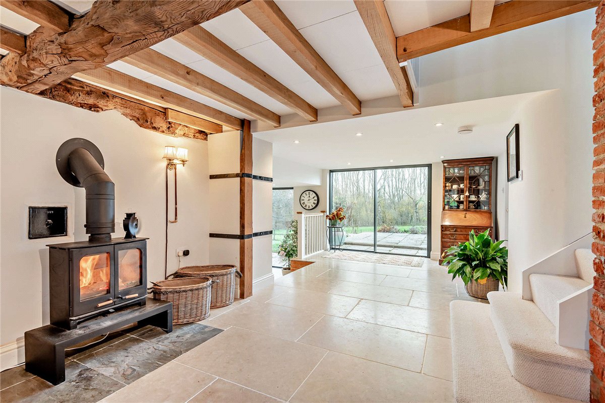 5 bedroom House, Crookham Common, Thatcham, RG19 - Available, Image 2