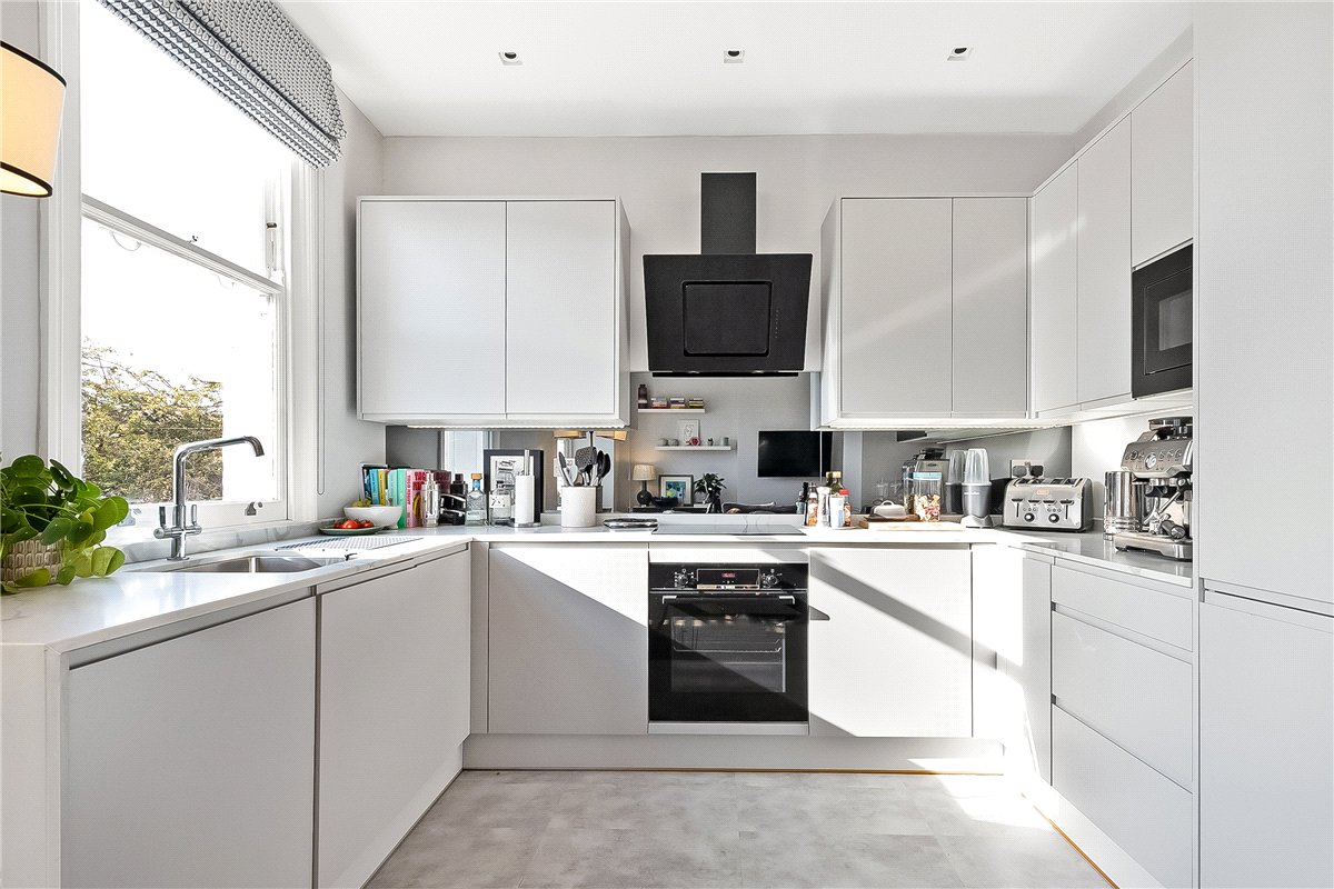 2 bedroom Flat, Lyford Road, London, SW18 - Available, Image 3
