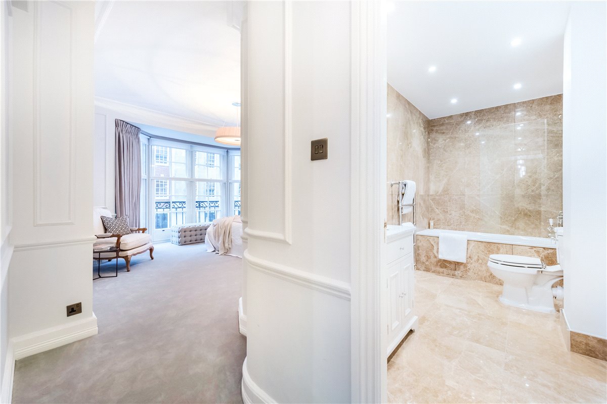 4 bedroom Flat, Grosvenor Square, Mayfair, W1K - Available, Image 18