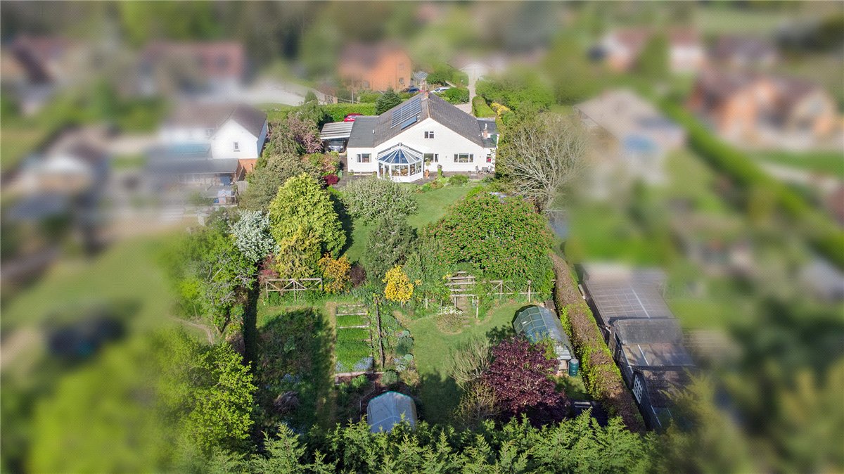 5 bedroom Bungalow, Long Grove, Upper Bucklebury, RG7 - Available