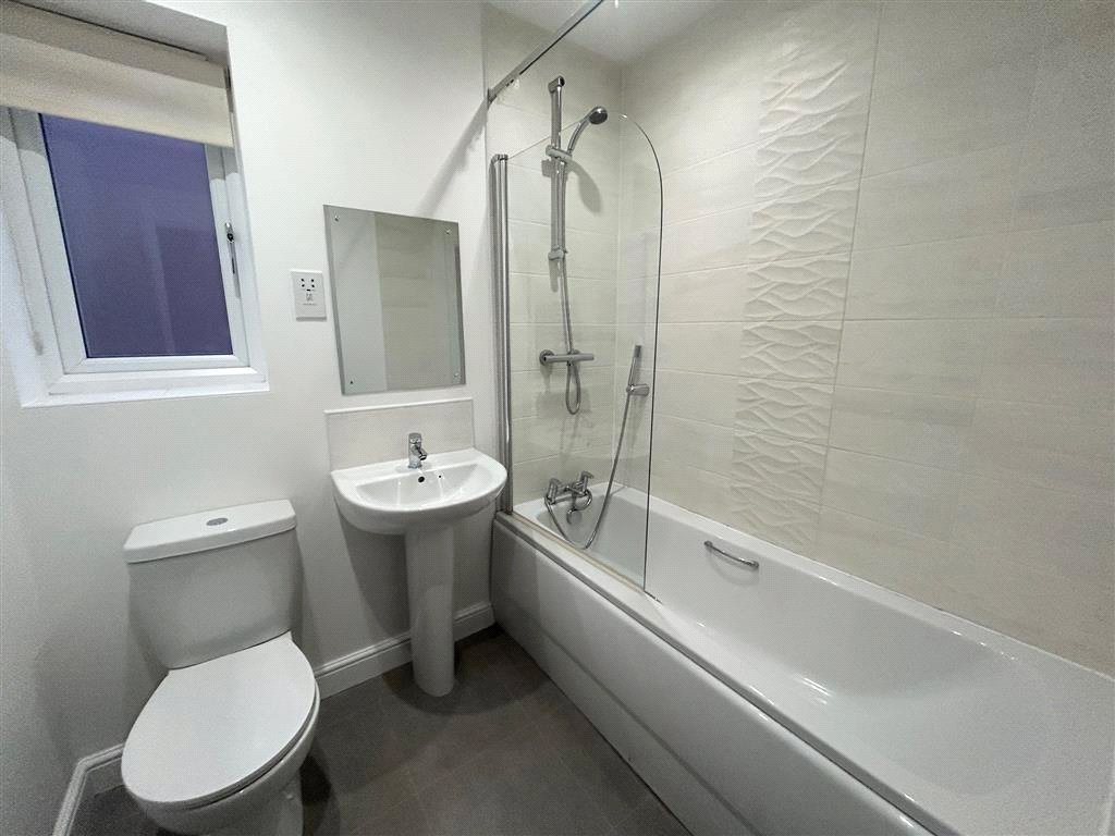 3 bedroom House, Harper Hill Gardens, Bircotes, DN11 - , Image 5