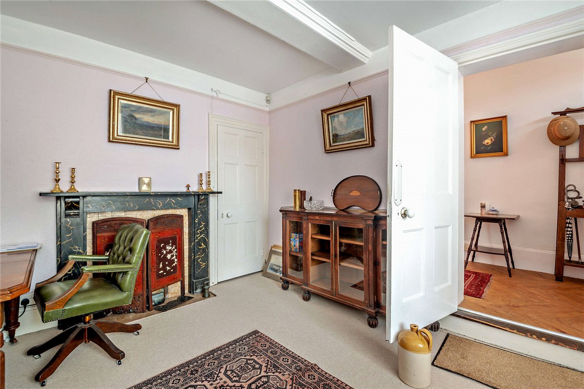 5 bedroom House, High Street, Hungerford, RG17 - Available, Image 10