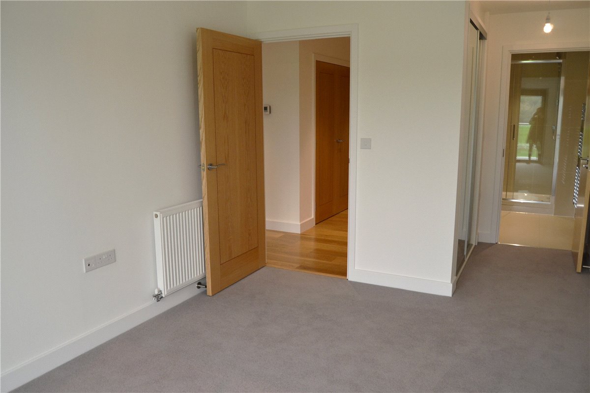 2 bedroom Flat, Kingman Way, Newbury, RG14 - Let Agreed, Image 10