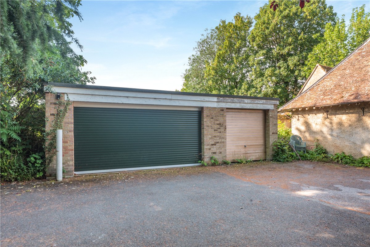 3 bedroom Bungalow, Stockbridge Road, Winchester, SO22 - Available, Image 11