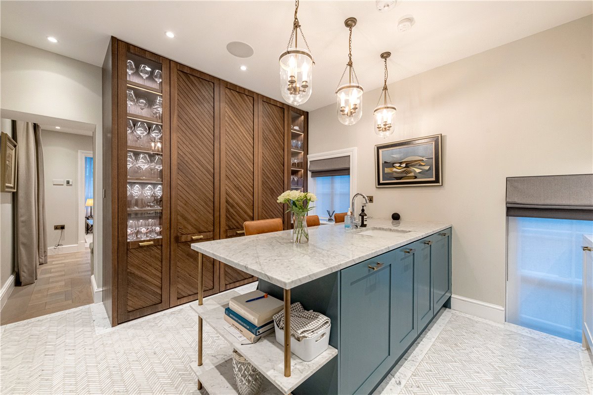 3 bedroom Maisonette, Shepherd Street, Mayfair, W1J - Available, Image 12