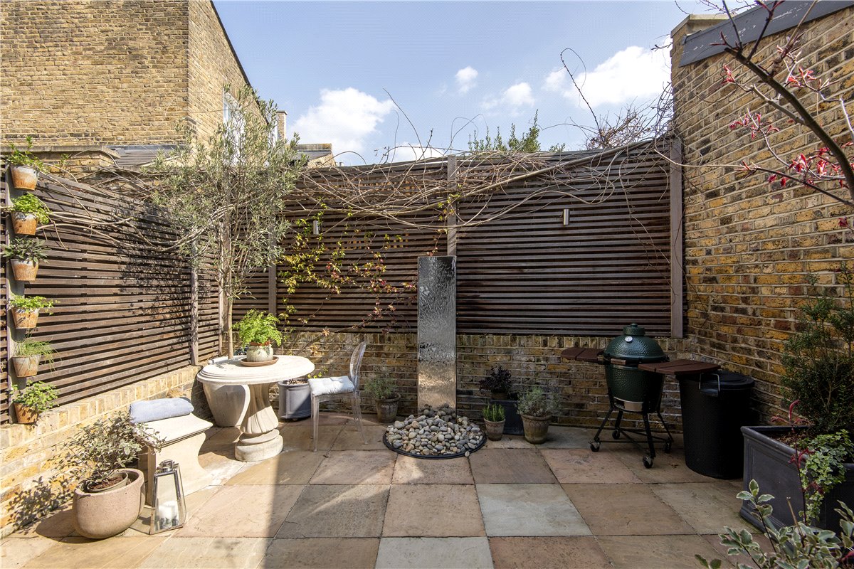2 bedroom Flat, Webb's Road, Between The Commons, SW11 - Available, Image 4